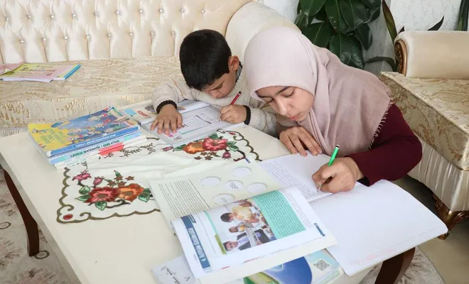 Uzaktan eğitimden de geri kalan öğrenciler okulların açılmasını istiyor