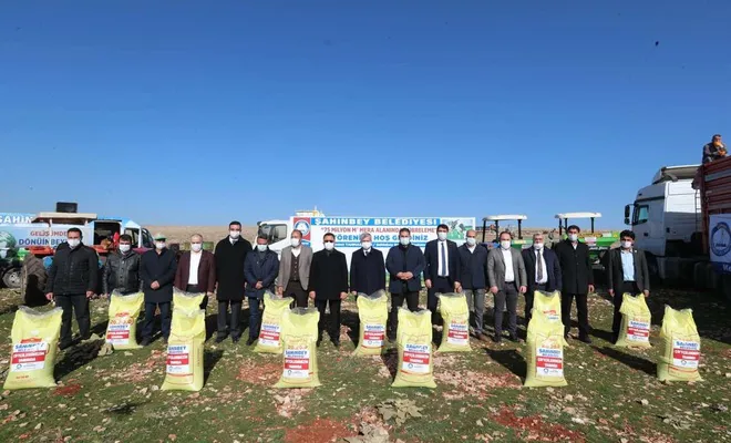 Gaziantep’te çiftçilere gübre desteği devam ediyor