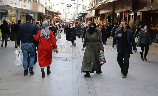 Kısıtlamaların kaldırılacak olması halkı ve esnafı sevindirdi