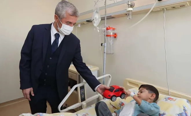 Lösemi hastası çocuklara moral ziyaretinde bulunuldu