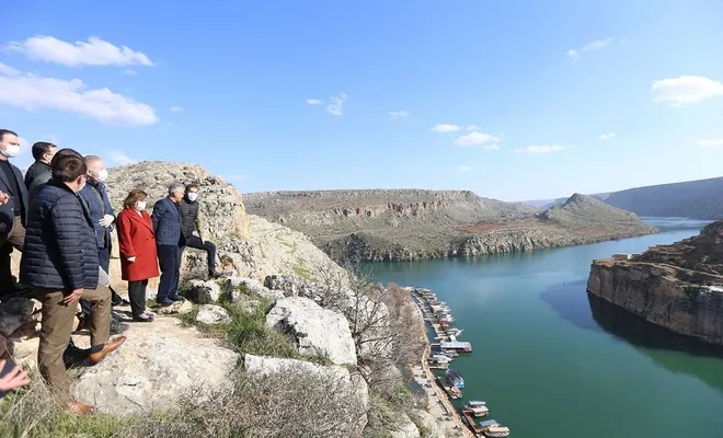 Türkiye’nin en büyük cam terasının inşasına başlandı