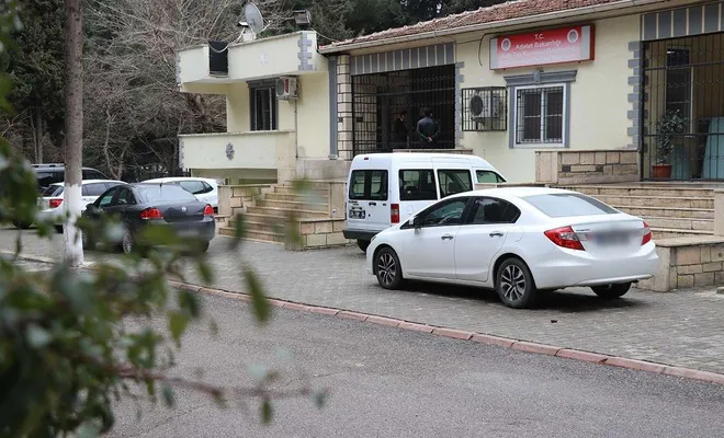 Av tüfeğini temizlerken kazara yeğenini vurdu