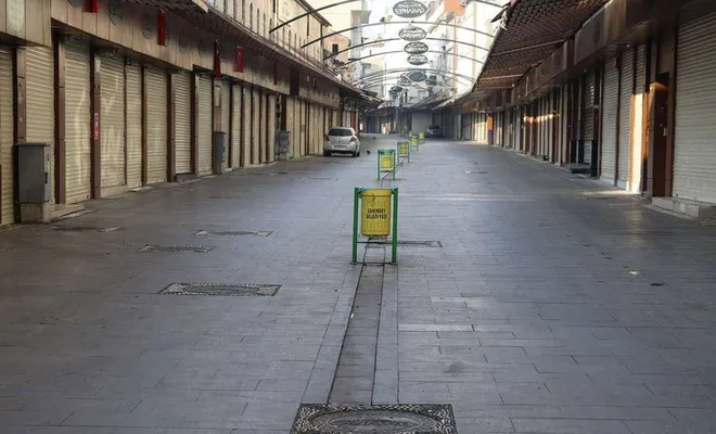 Sokağa çıkma kısıtlamaları işe yarıyor mu?