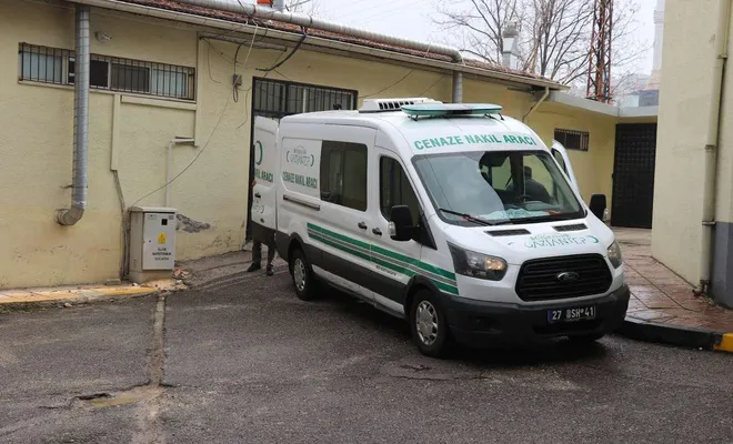 Gaziantep'te bir binanın deposunda erkek cesedi bulundu