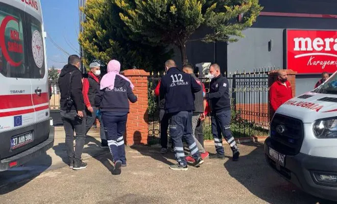 Kuruyemiş fabrikasında çıkan yangında 17 kişi dumandan etkilendi