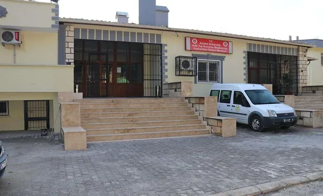 Tarlada erkek cesedi bulundu