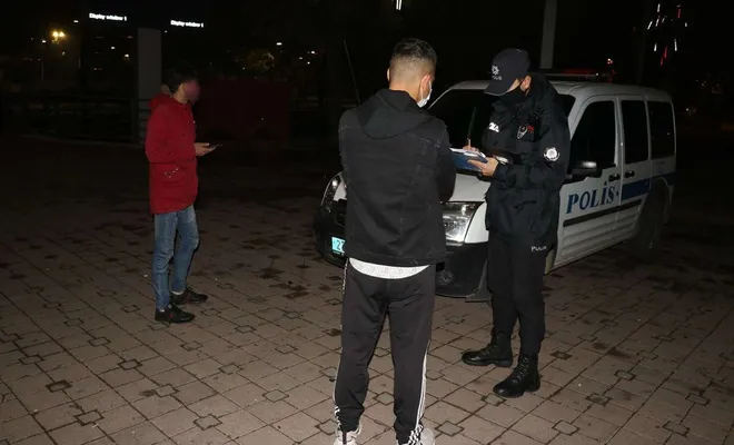 Gaziantep’te sokağa çıkma kısıtlamasını ihlal edenlere para cezası