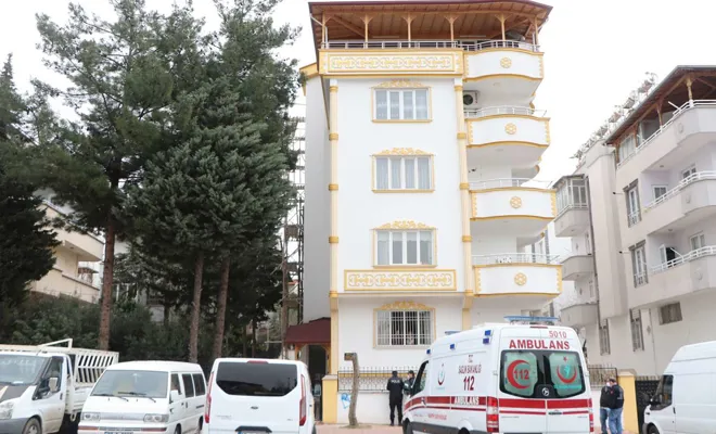 İnşaat işçisi iskeleden düşerek hayatını kaybetti