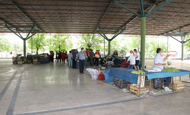 Esnaf semt pazarlarının haftada bir gün açılmasını yeterli bulmadı