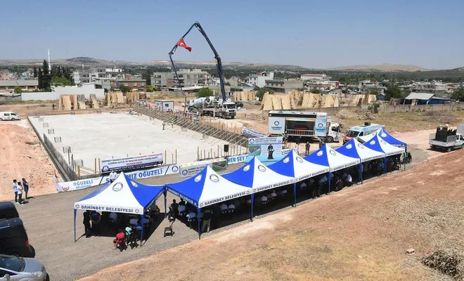 Oğuzeli’nde kapalı semt pazar yerinin temeli atıldı