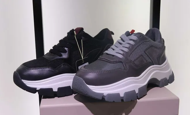 Salgında spor ayakkabılara talep arttı