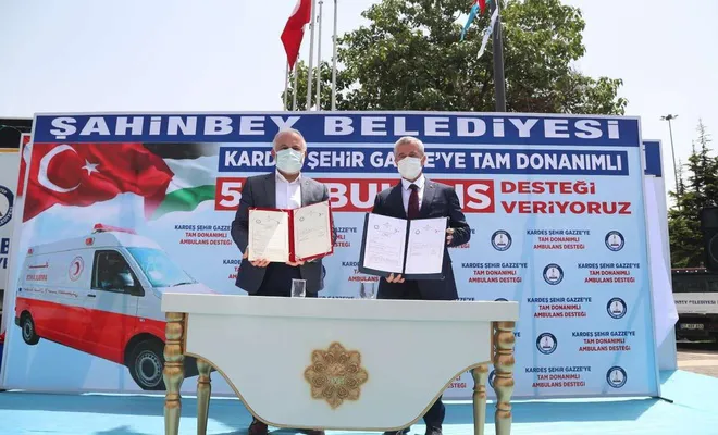Filistin’e 5 tam donanımlı ambulans desteği
