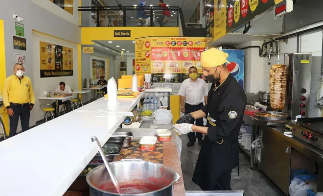 Restoran, lokanta ve kafeler müşteri kabulüne başladı