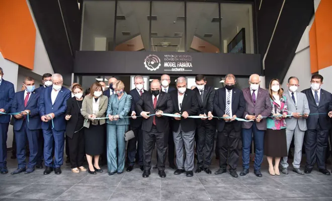 Sanayi ve Teknoloji Bakanı Varank Gaziantep’te açılışını yaptığı tesisleri gezdi