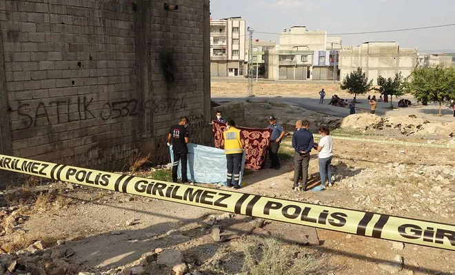 Terastan düşen su tesisatçısı vefat etti