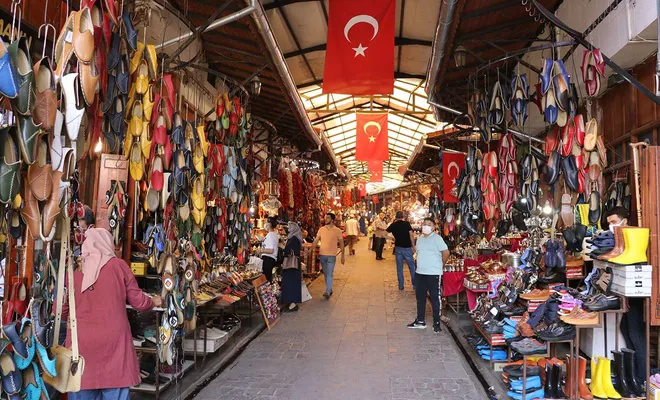 Esnaf gurbetçileri bekliyor