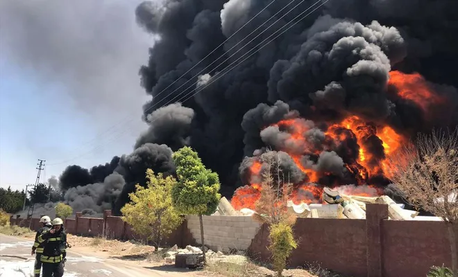 Gaziantep'teki tekne imalathanesinde büyük yangın