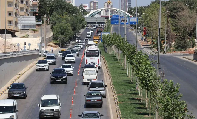 Gaziantep’te “tarihi İpekyolu”ndaki çalışma sürücüleri mağdur etti