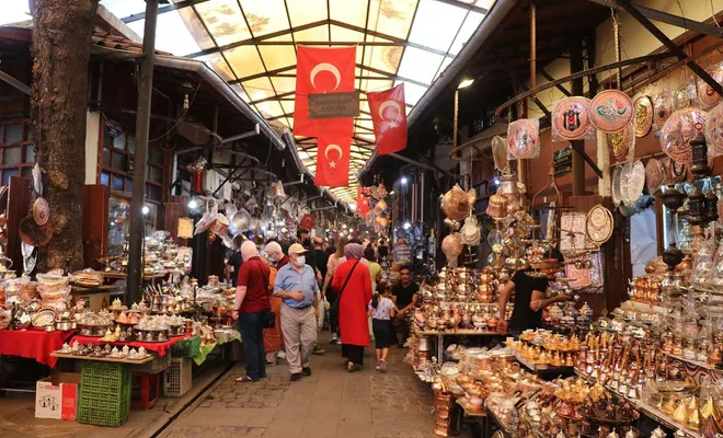 Gurbetçiler esnafın yüzünü güldürdü