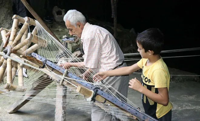 Mesleklerinin yok olmasını istemeyen kendir ustaları devlet desteği bekliyor