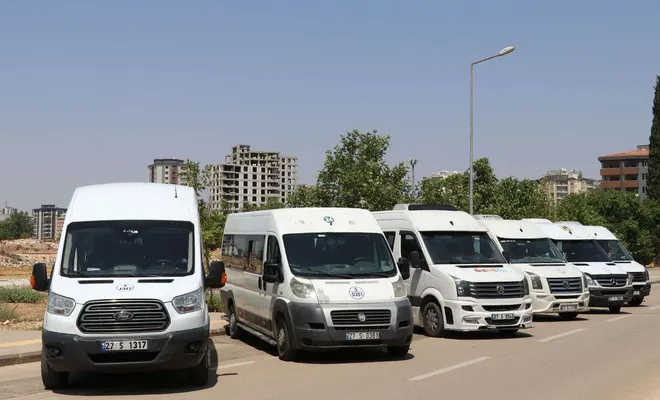 Servisçi esnafı dört gözle okulların açılmasını bekliyor