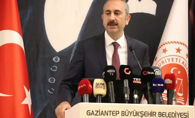 Adalet Bakanı Gül: Bir çocuk dahi bu kapıdan içeri girmesin isteriz