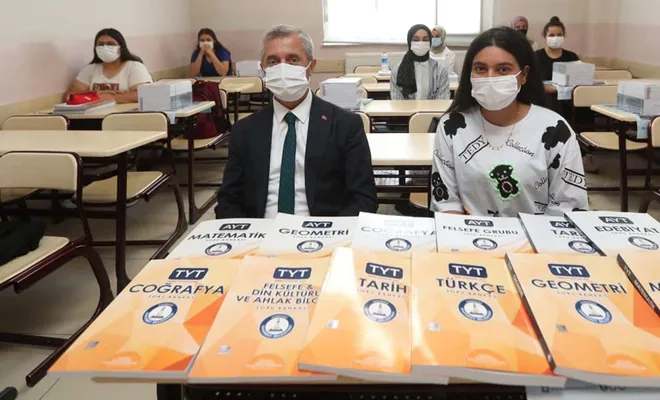 Öğrencilere eğitim seti dağıtıldı