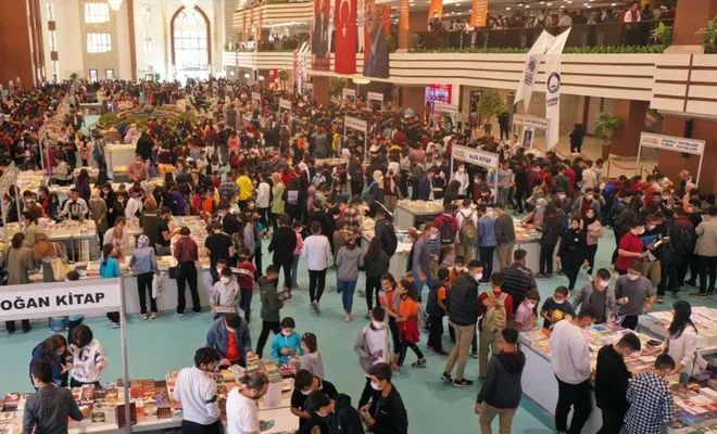 Gaziantep’teki kitap fuarını yüzbinlerce kişi ziyaret etti