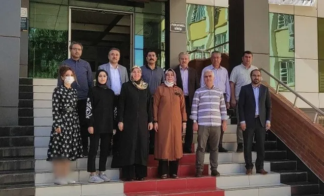 Üniversitelerin kapılarını lise öğrencilerine açması talebi