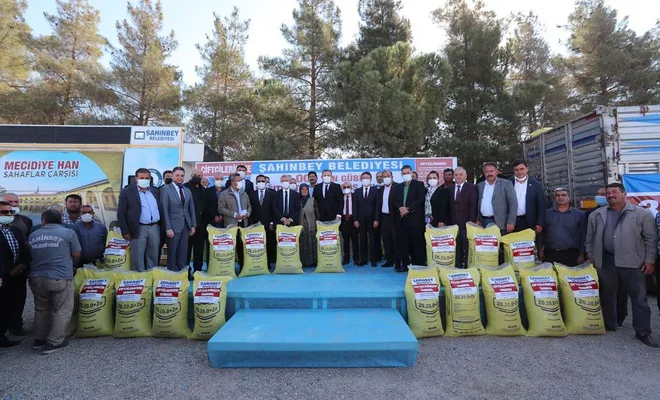 Çiftçilere gübre dağıtıldı