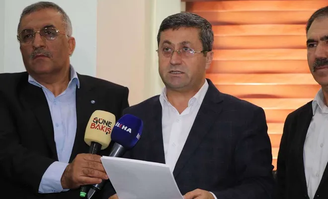 Asgari ücretin insanca yaşamaya yetecek ücret olması isteniyor