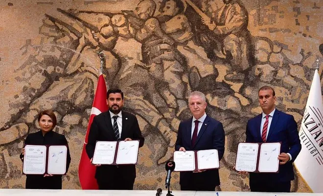 Gazeteci çiftten eğitime destek