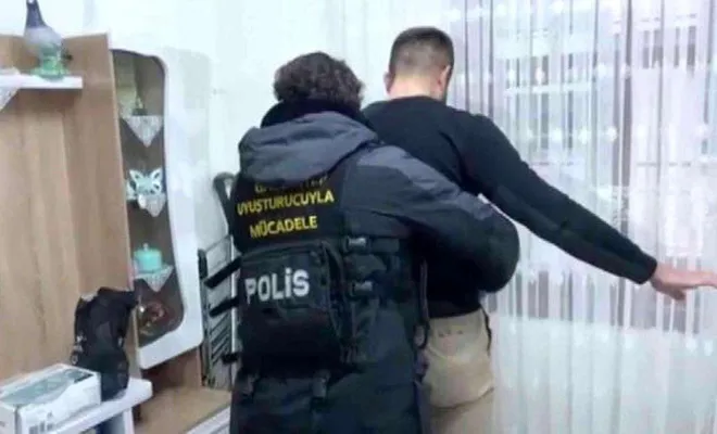 Uyuşturucuyu özendiren paylaşım yapan 5 kişi gözaltına alındı