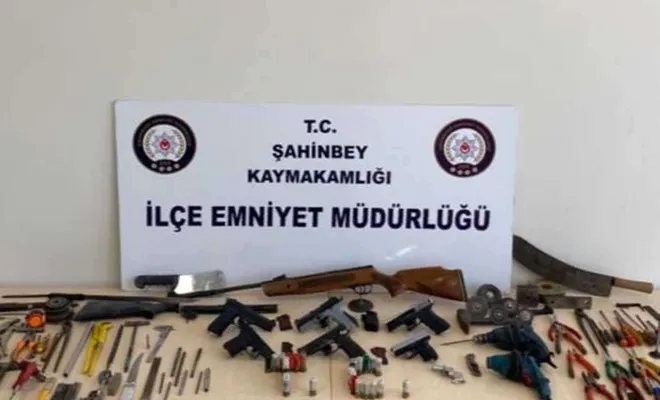 Gaziantep’te silah imalathanesine çevrilen eve baskın