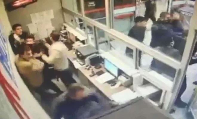 Sağlık çalışanlarına saldırı: 3 yaralı