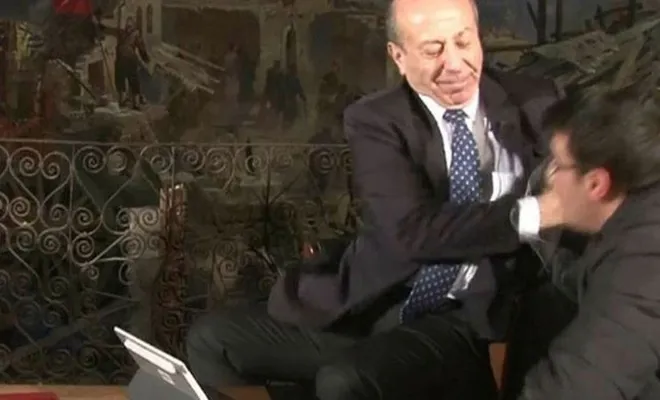 Tokat yiyen muhabiri Fatma Şahin de azarlamış!