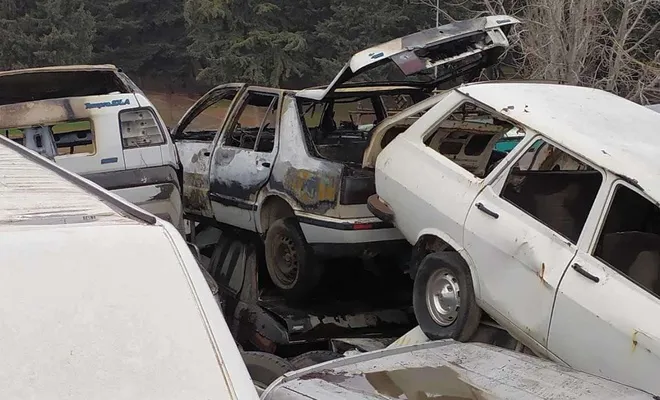 Gaziantep'te yanan hurda otomobilde erkek cesedi bulundu