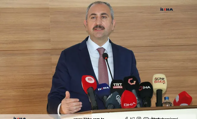 Adalet Bakanı Abdulhamit Gül görevinden istifa etti