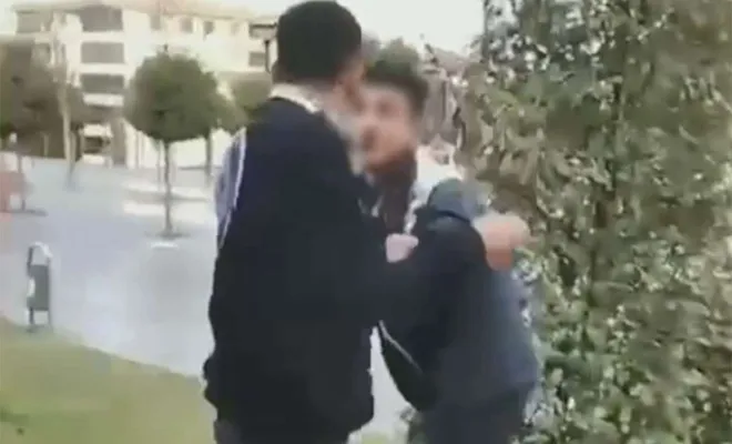 Gaziantep'te bir genci darbeden 2 kişi tutuklandı