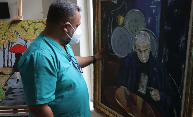 Sağlık çalışanları hastanede resim sergisi açtı