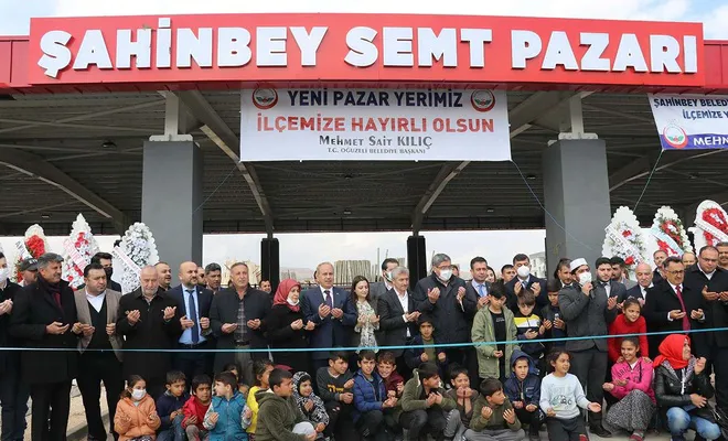 Gaziantep’te yapımı tamamlanan kapalı semt pazarı açıldı