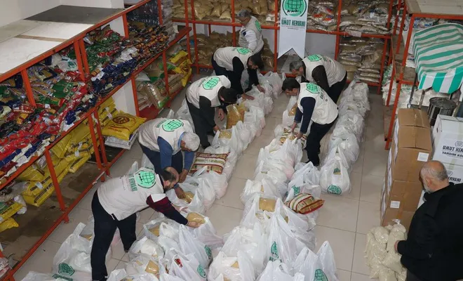 Gaziantep Umut Kervanı üç aylar vesilesiyle yardımlarını arttırdı