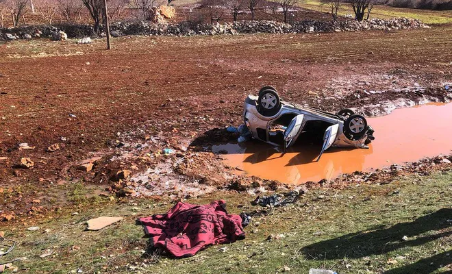 Gaziantep’te otomobil devrildi: 1 ölü 4 yaralı
