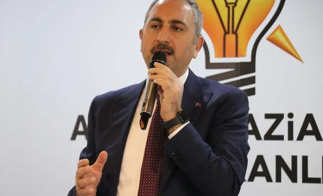 Eski Adalet Bakanı Gül: Sorunları görmezden gelme hakkımız yok