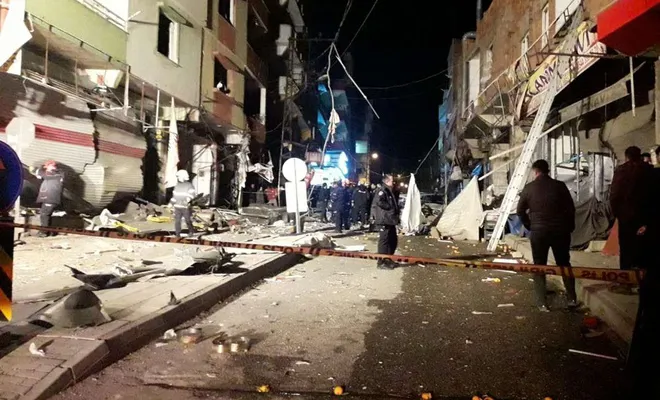 İş yerinde 4 adet sanayi tüpü patladı: Ortalık savaş alanına döndü