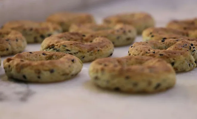 Gaziantep’te fırıncıların “Antep Köy Kahkesi” mesaisi