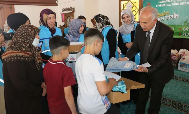 Ramazan Bayramı öncesi yetim çocukların yüzleri güldürüldü