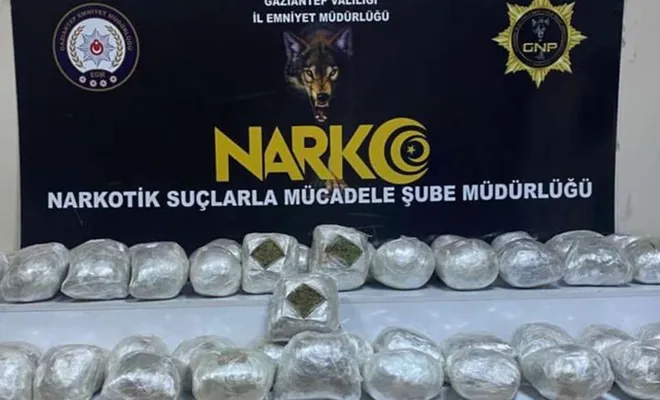 Gaziantep'te durdurulan araçta 28 kilogram esrar ele geçirildi