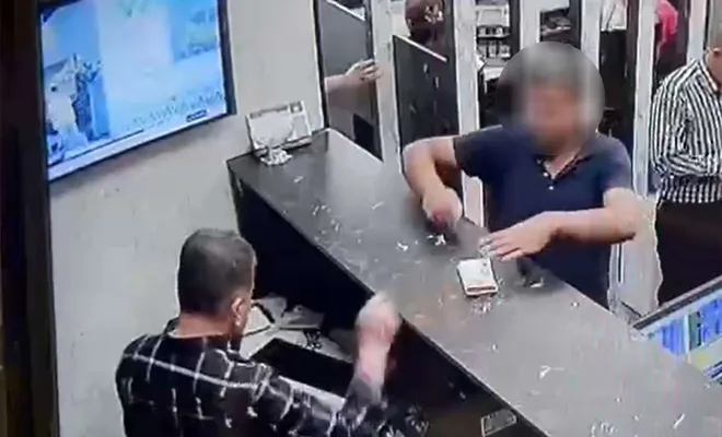 Yanlışlıkla bin euro fazla verdi