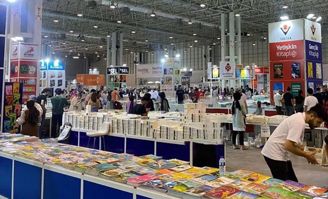 Gaziantep'teki kitap fuarını 633 bin kişi ziyaret etti